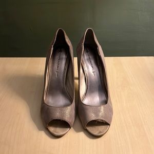 BANANA REPUBLIC Silver Peep Toe Pumps Heel